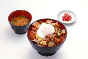 Stir-fried chicken rice bowl