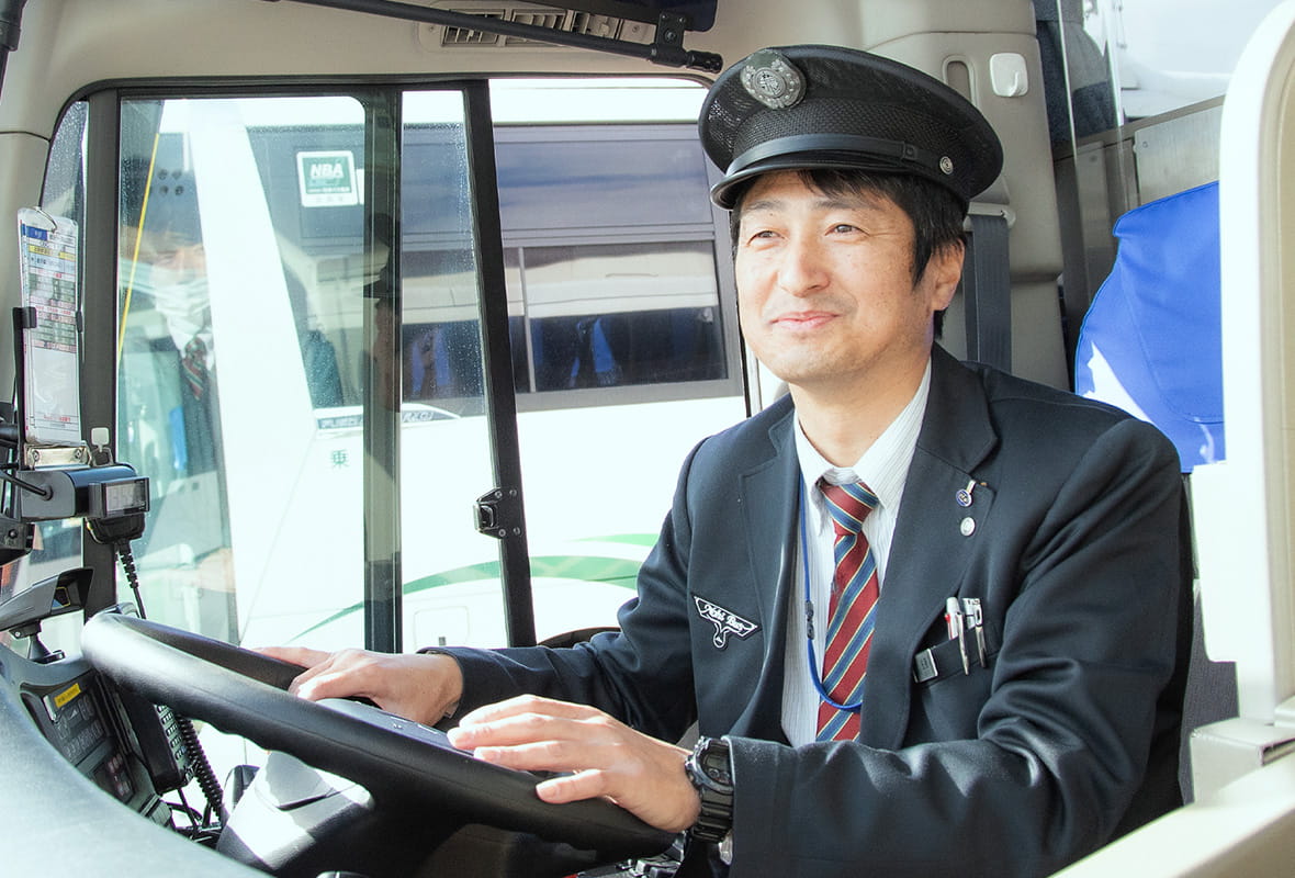 運転士の運転中の様子