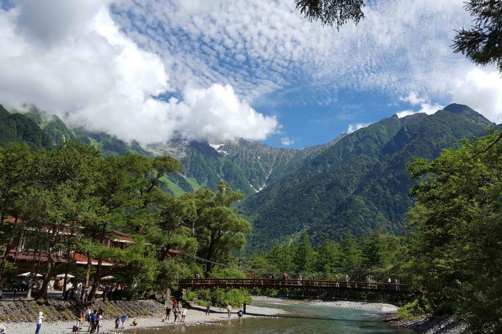 高山 平湯温泉から上高地へ 濃飛バス公式サイト