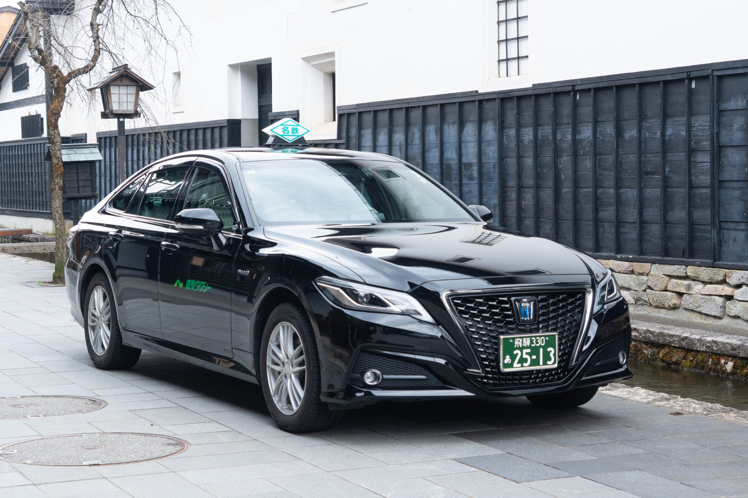 中型車（4人乗り）